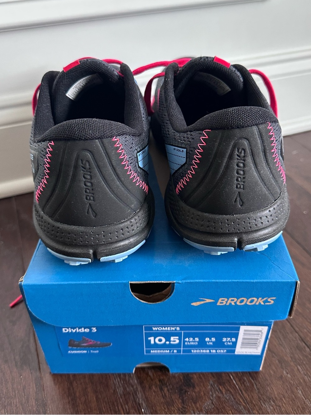 Brooks Women's Divide 3 Trail Running Shoes with Bright Pink Accents, size 10.5 - Picture 4 of 7